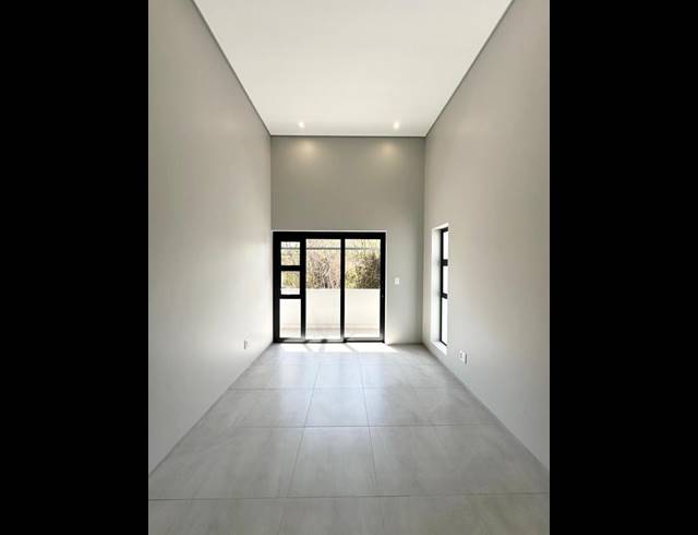 2 BEDROOM APARTMENT FOR SALE IN MENLO PARK